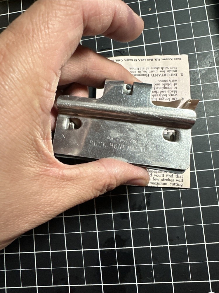 Buck Knives HONEMASTER Knife Sharpener Jig/Guide Package Box Damage