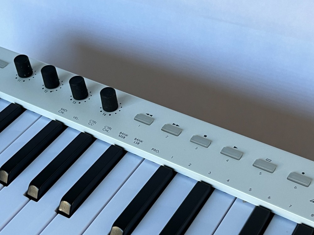 Compact X2 Mini Keyboard Controller 3-Inch in Sleek White Design USB w/ Box