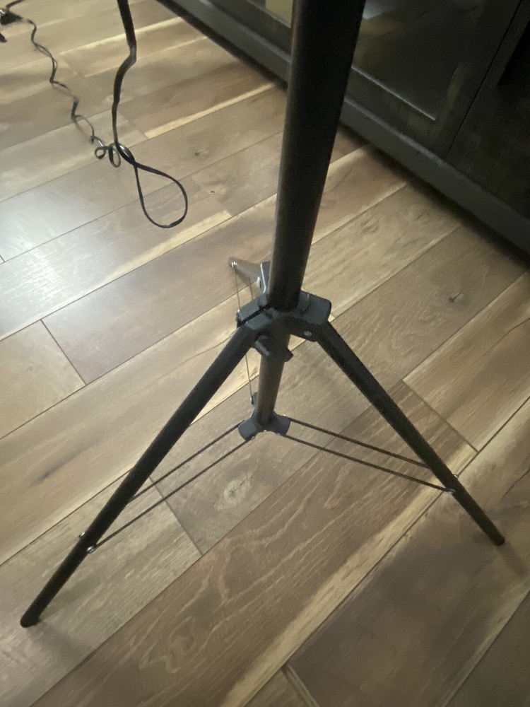 LimoStudio 33-inch Diameter White Umbrella Reflector Diffuser Kit (2 Set)