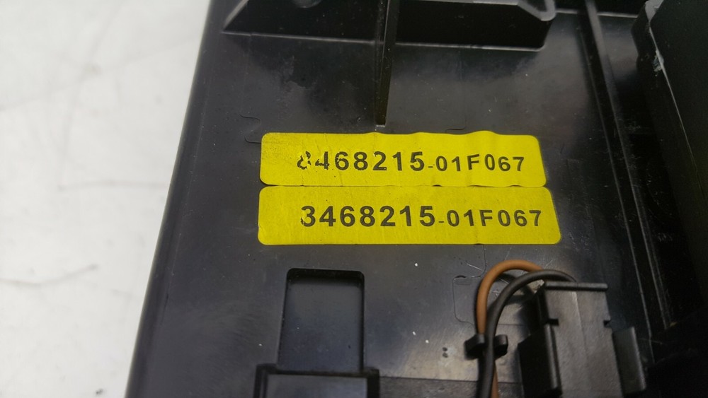 MERCEDES E-CLASS W211 6 DISC CD CHANGER WITH PANEL A2116800552