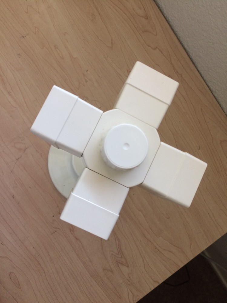 A Electronic Carousel Charging Stand