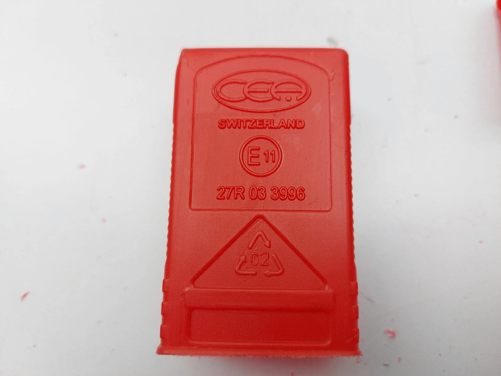 VOLVO V40 EMERGENCY HAZARD WARNING TRIANGLE 2013