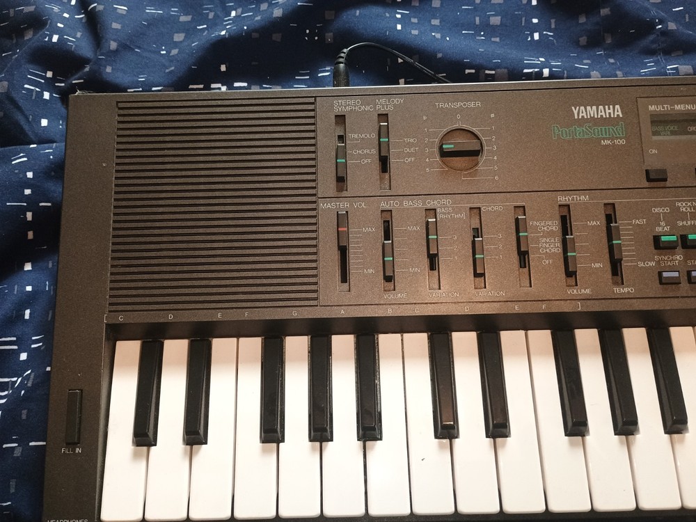 YAMAHA PortaSound MK-100