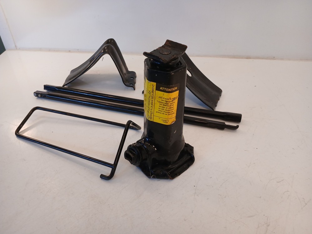 02-09 GMC Envoy Trailblazer Jack Assembly OEM