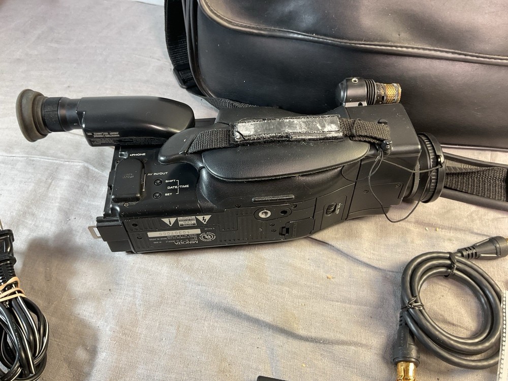 Minolta Master 8-308 Handheld 8x Optical Zoom Camcorder Bundle - Powers On
