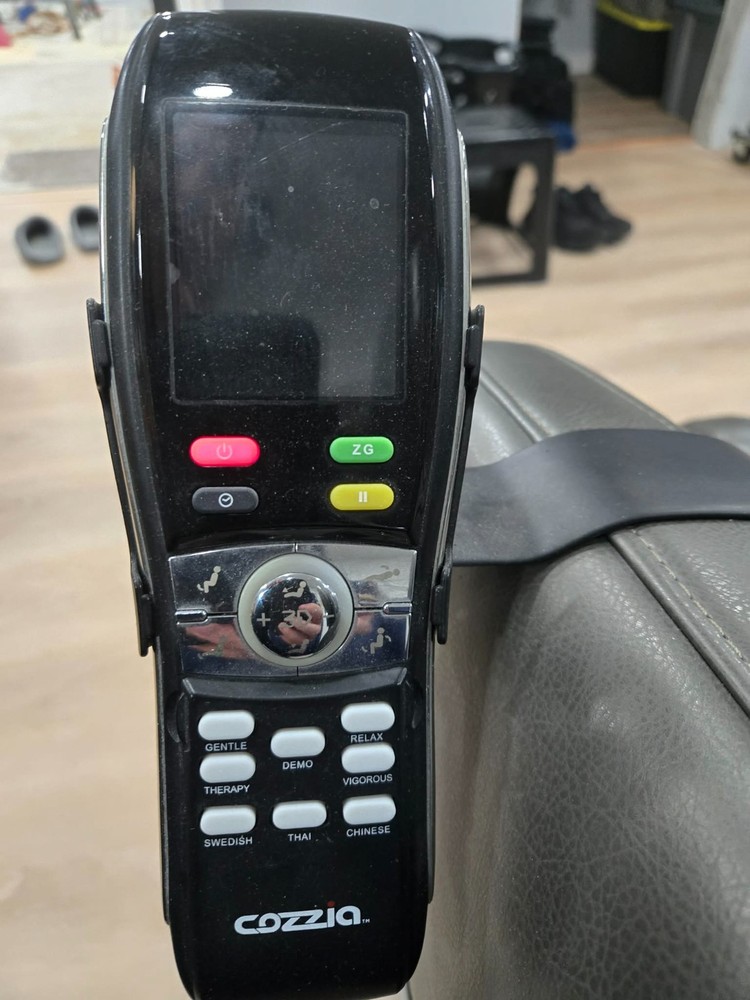 Cozzia EC-618B Zero Gravity 3D Gray Massage Chair