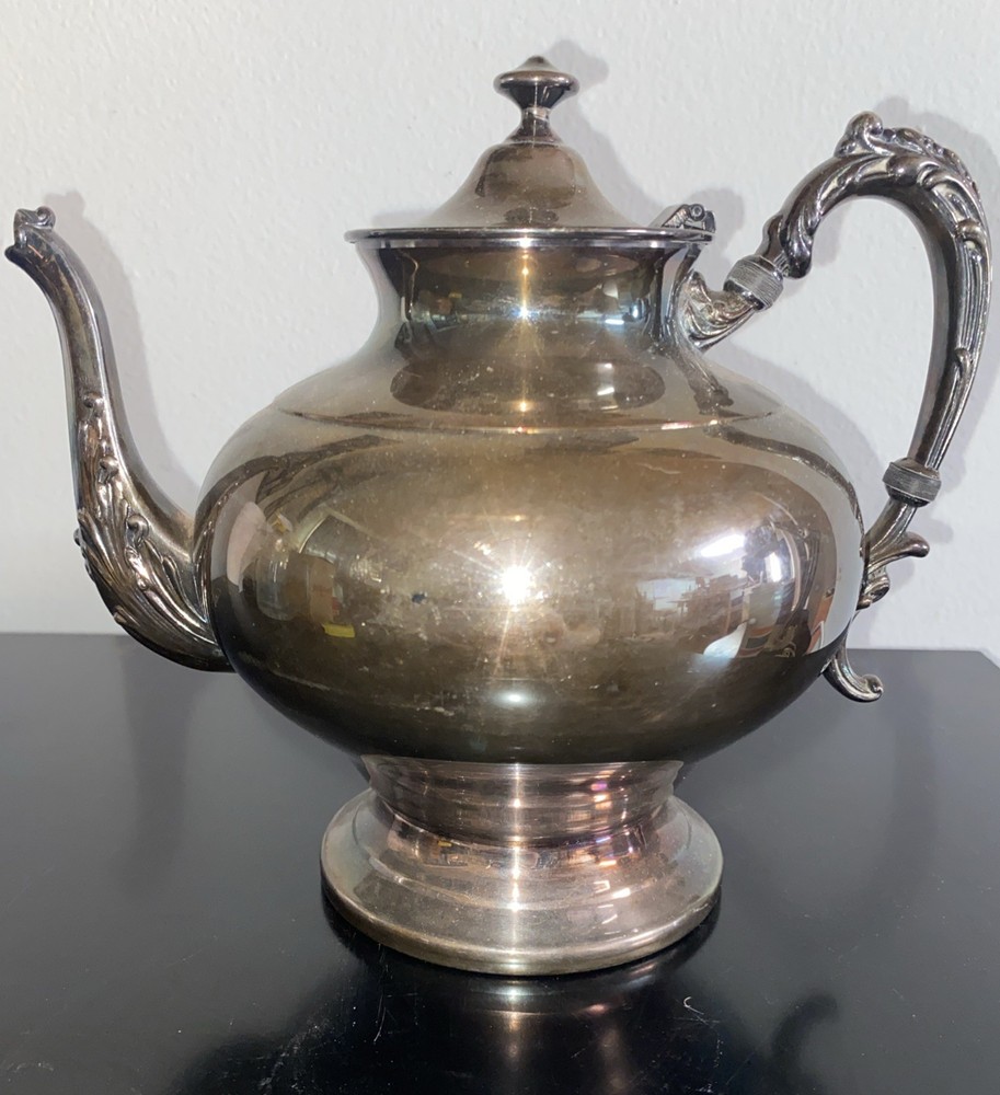 VINTAGE MEDIUM TEAPOT SILVER PLATED