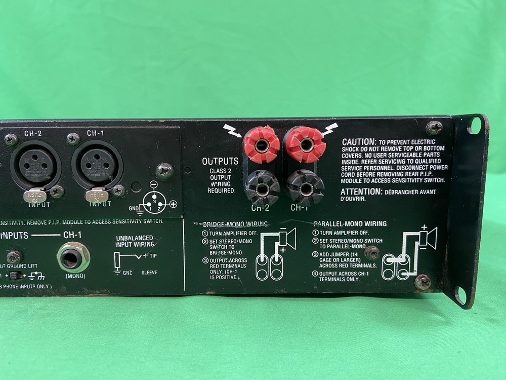 CROWN MACRO-TECH 600, 2 CHANNEL POWER AMPLIFIER