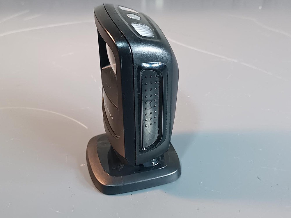 Motorola DS9208 1D/2D Omnidirectional Hands-Free USB Barcode Scanner