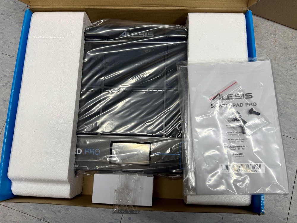 Alesis Sample Pad Pro 8 Pad Percussion and Sampling Instrument New