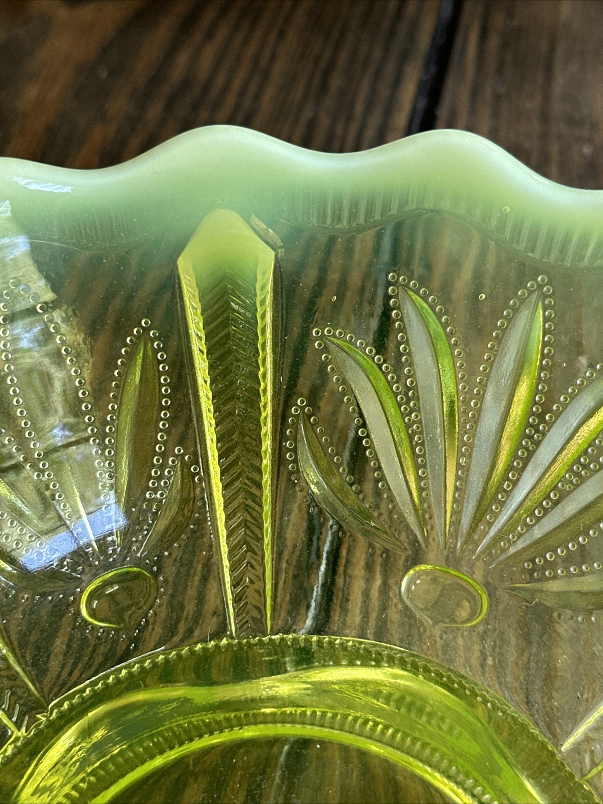 Fenton Topaz Opalescent Cactus Centerpiece Bowl Only Missing Horn Yellow Art