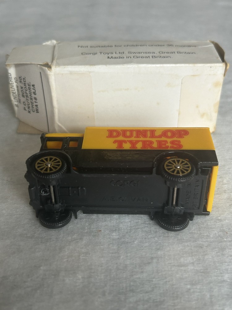 Corgi Cameo AEC Van Dunlop Tyres