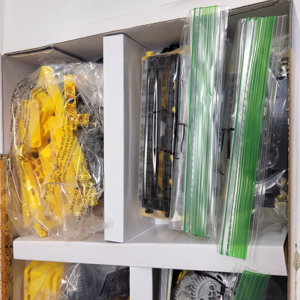 Thames & Kosmos Remote Control Construction Vehicles – 8 Models, 227 Pieces