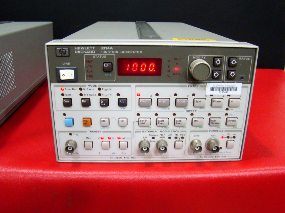 HP 3314A FUNCTION GENERATOR - 20 MHZ - TESTED