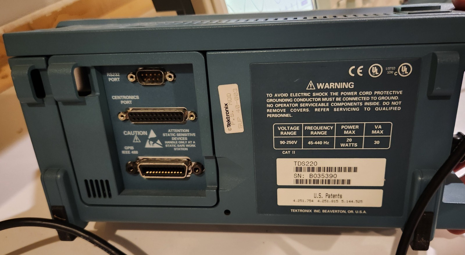 Tektronix TDS 220 Two Channel Digital Real Time Oscilloscope w/ TDS2CM