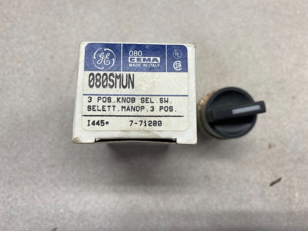 G.E 080SMUN 3 Position Knob Selector NEW