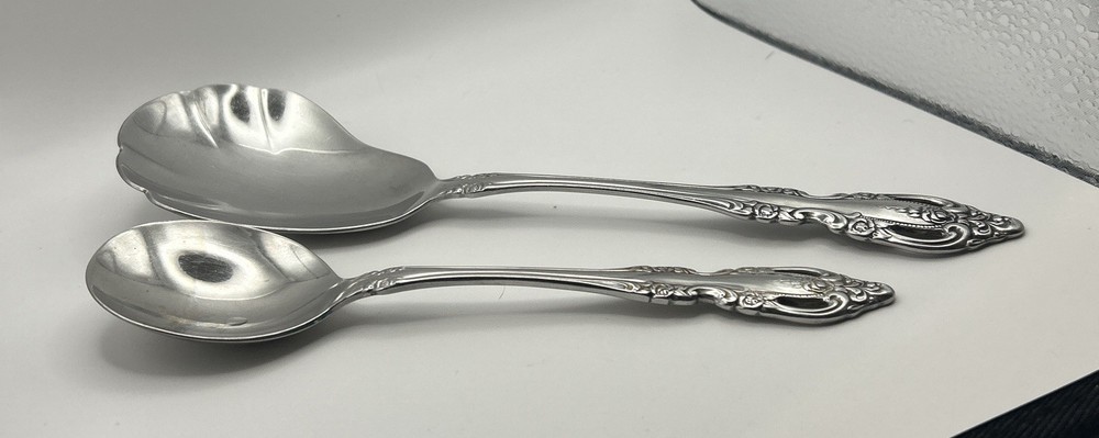 Oneida Brahms 2 PCs Stainless Gumbo Soup Spoon And Solid Casserole Serving Spoon