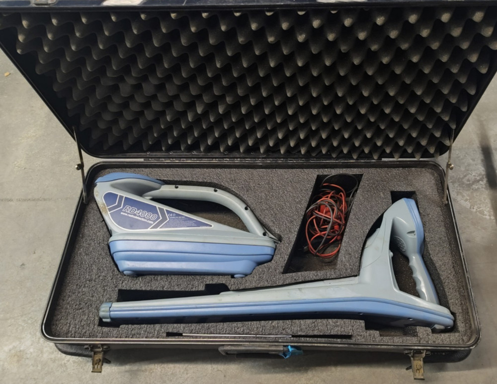Radiodetection RD4000PL Transmitter & Receiver Locator Set