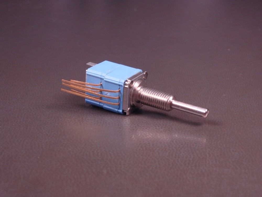 L12228 State Electronics Series 388 Modular Potentiometer 5k Ohm 10% 1/2" Square