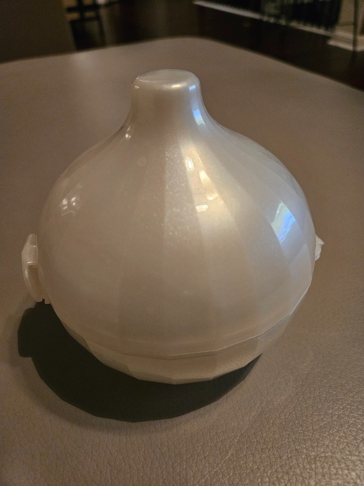 Tupperware Pearl Colored Onion Container