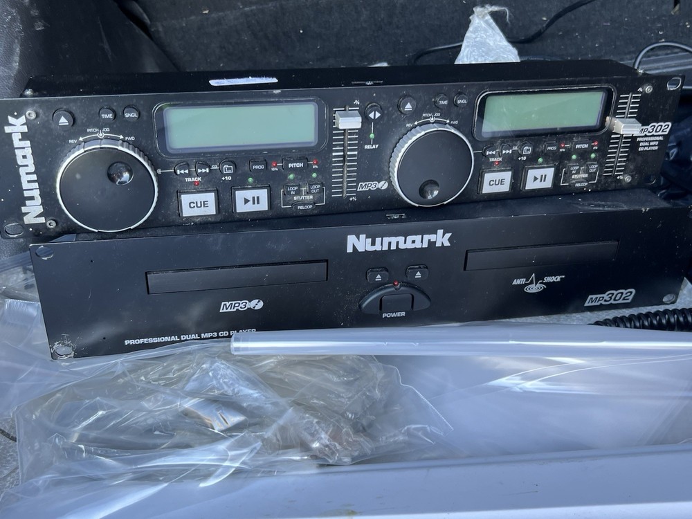 NUMARK MP302 Professional Dual MP3 CD Player With Controller Untested