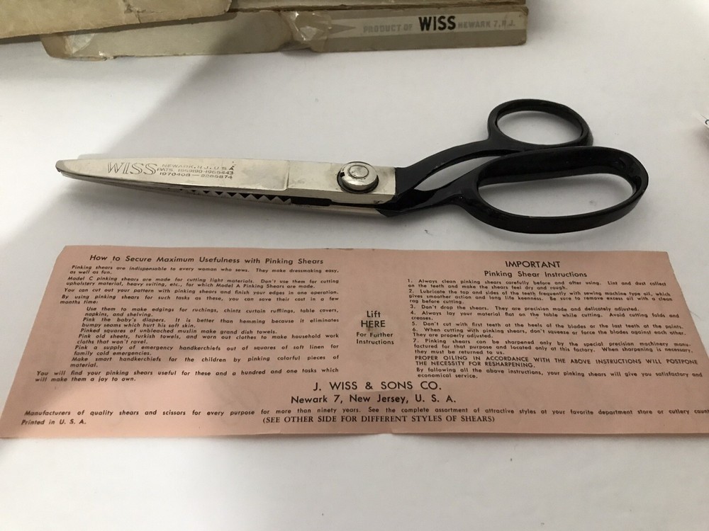 Vintage Wiss Pinking Shears Model C with box
