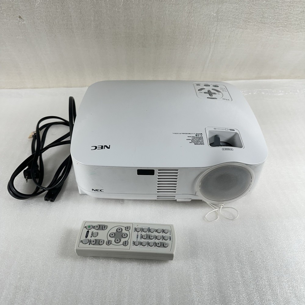 NEC VT470 LCD Projector W/ Remote Tested