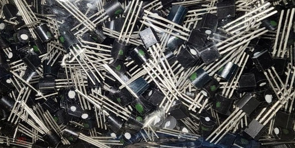 100pcs KT3102EM Silicon Transistor NPN Big Muff Sovtek Fuzz effect Soviet