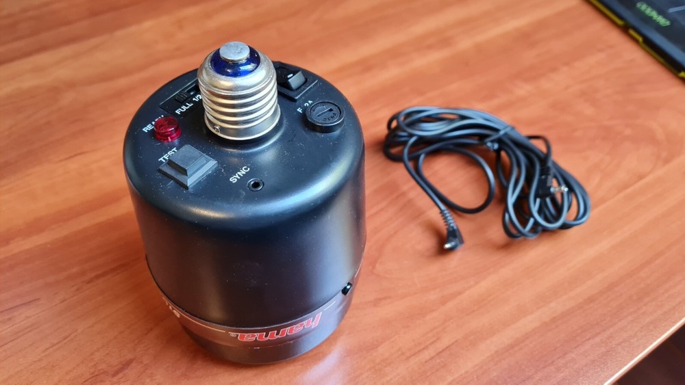 Hama Compact Studio Flash Lamp SF 30