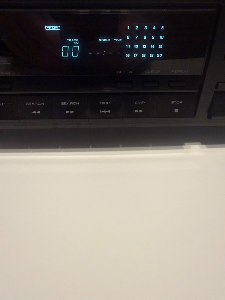 Kenwood DP-2010 CD player ***USED***