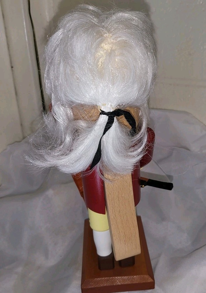 Steinbach Nutcracker Mozart Playing A Chello