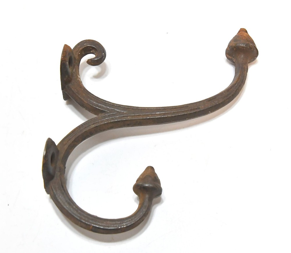 2 DIFFERENT VINTAGE METAL WALL COAT OR HAT HOOKS