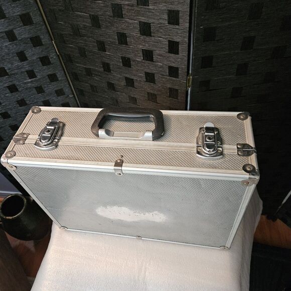 aluminum case used large 18"x13"