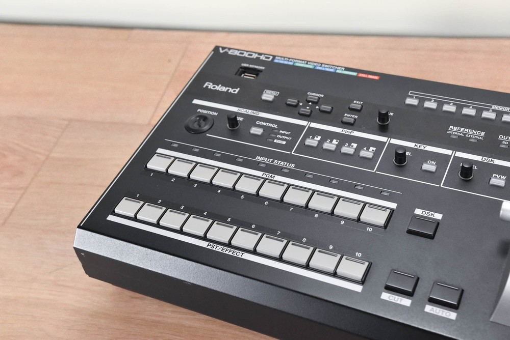Roland V-800HD Multi-Format Video Switcher CG00Y8L