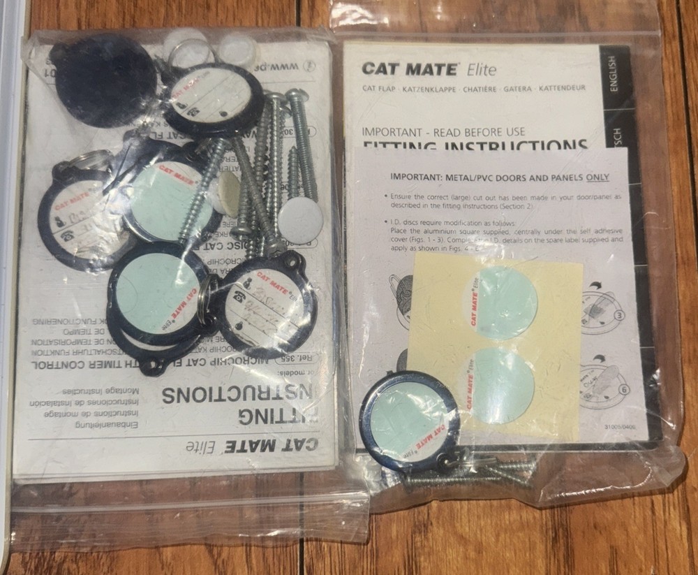 Cat Mate Elite Microchip/ID Disk Cat Flap W Timer Control
