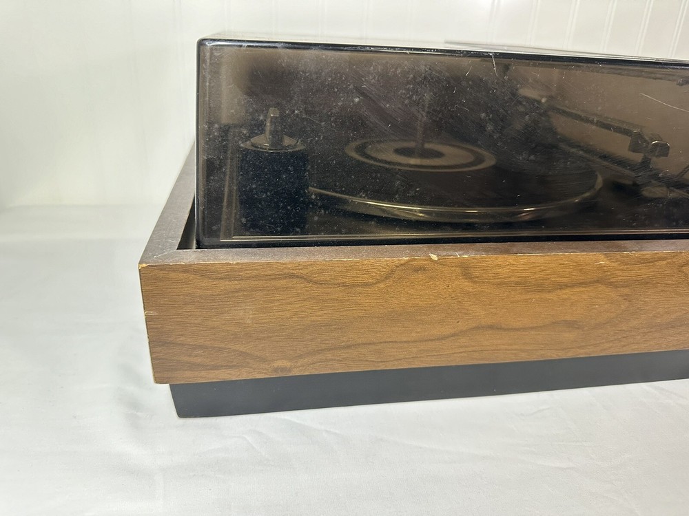 Magnavox 2K8888 Turntable | w/ lid | Untested | needs cleaning