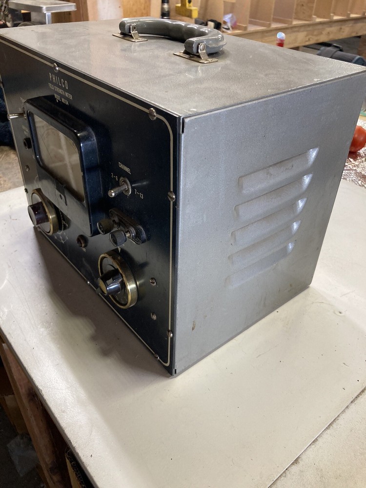 Vintage Philco Field Strength Meter Model M8104
