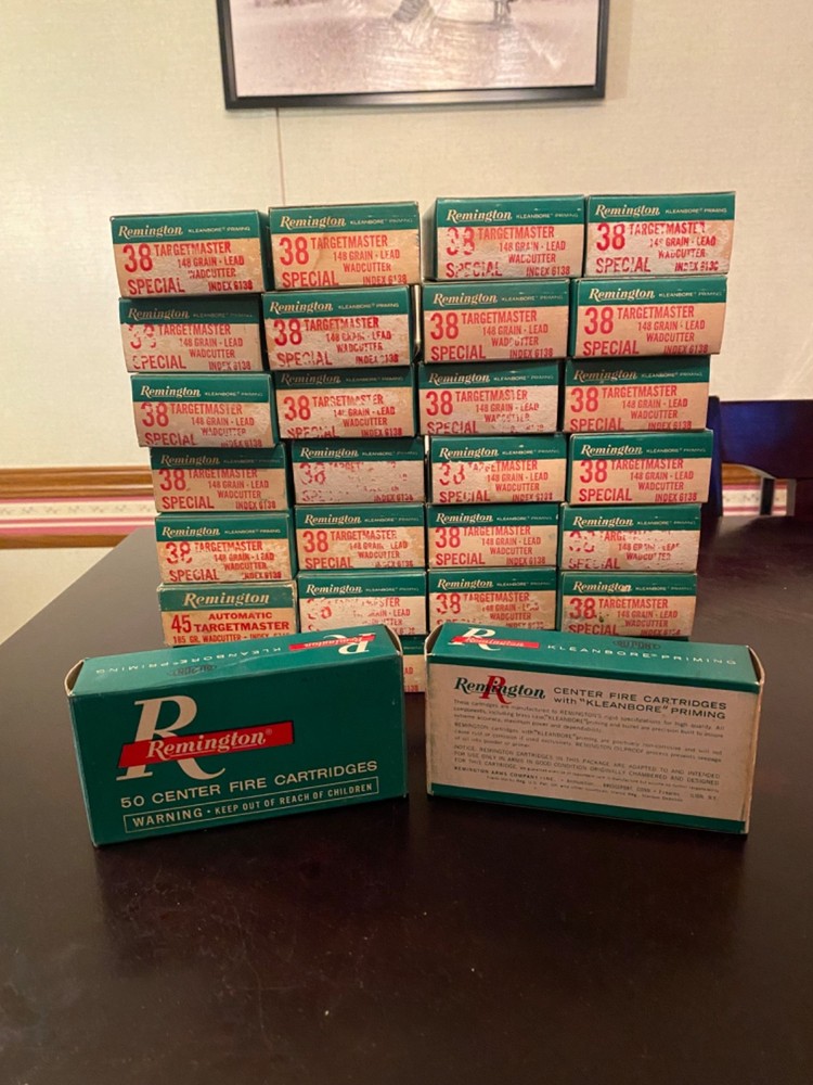 [Antique Remmington Targetmaster 38 special empty ammunition box]
