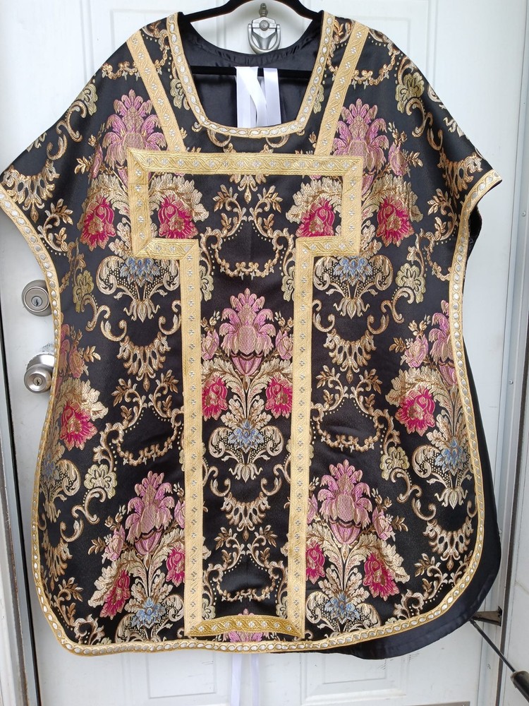 Beautiful Requiem Vestment Mass Set