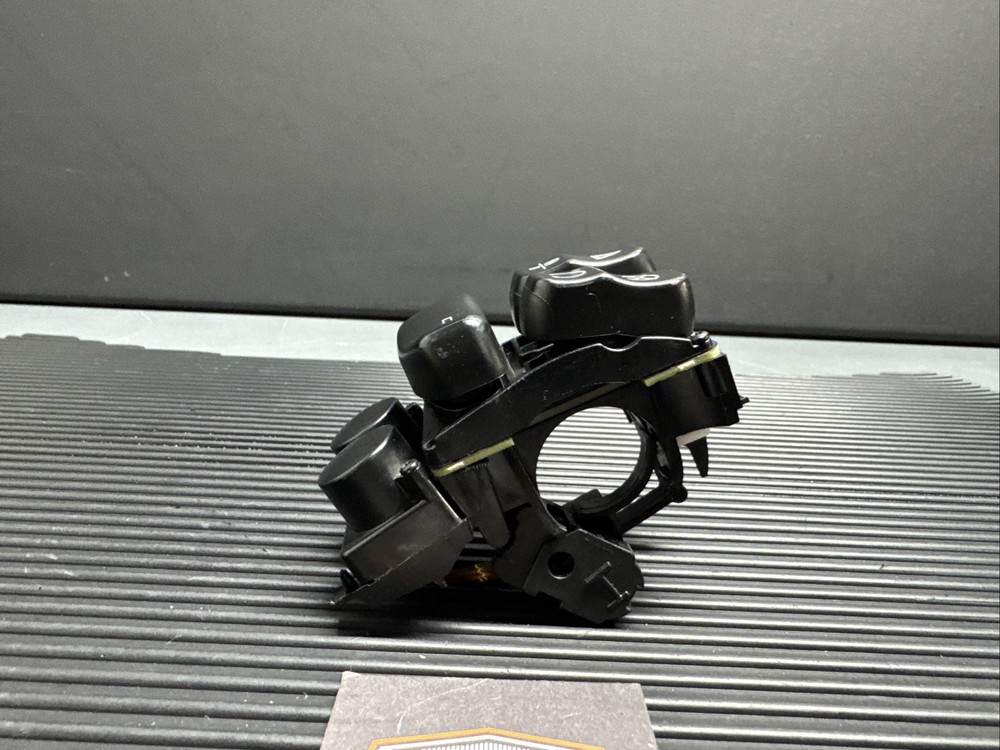 Genuine Right Hand Control Switch 71500506 for Harley Davidson