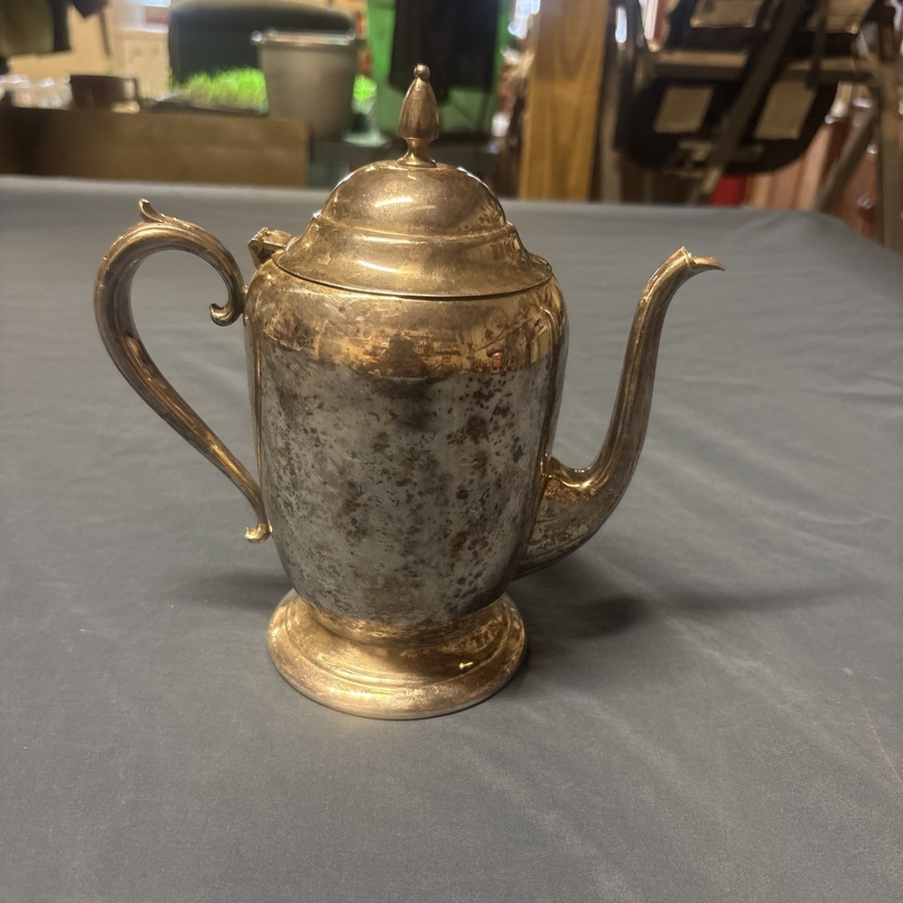 VINTAGE "SHEETS-R.-S.-CO." SILVERPLATED COFFEE OR TEA POT (NO. "1100")
