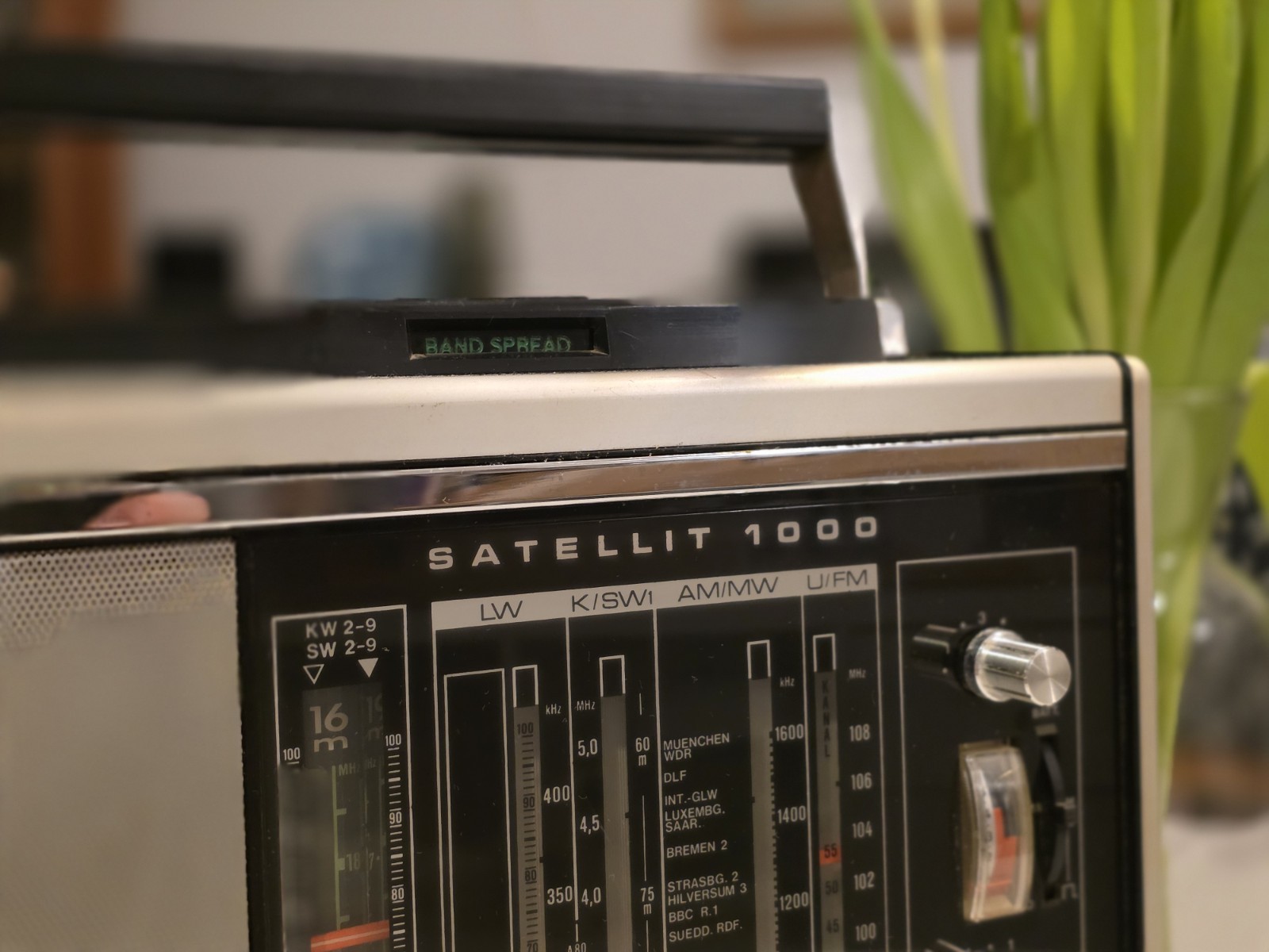 WORLD RECEIVER GRUNDIG SATELLIT 1000, new BELT