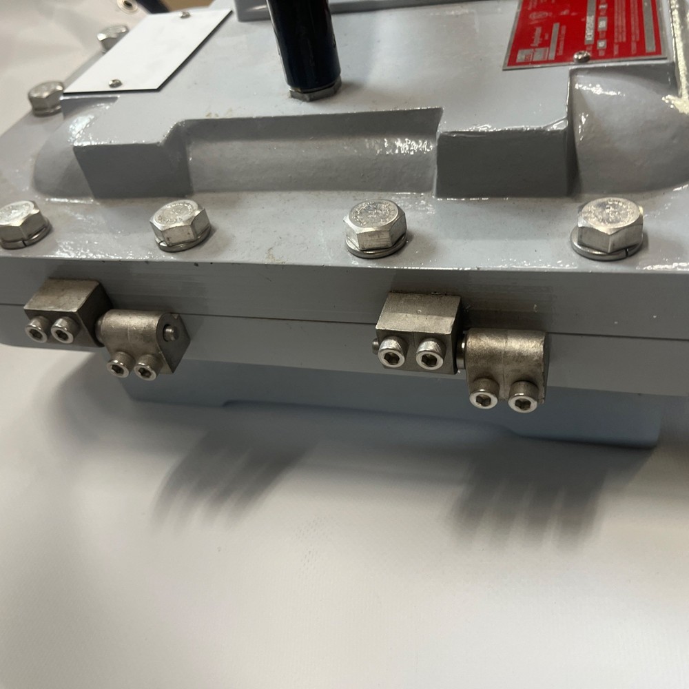 Appleton 40 Amp Explosion Proof Disconnect Switch 600V 2 Pole AEAB12640C New