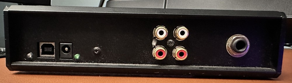 Rane Serato Scratch live SL1 audio interface with USB cable. A Classic!