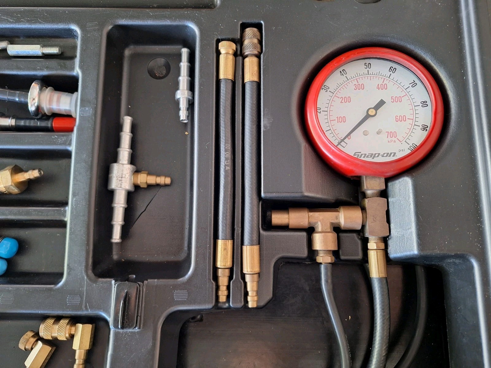 Snap-On Tools Fuel Injection Pressure Gauge Tester Set Plus Extras. EEFI500CORE