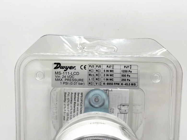 1pcs NEW Dwyer differential pressure sensor MS-111-LCD