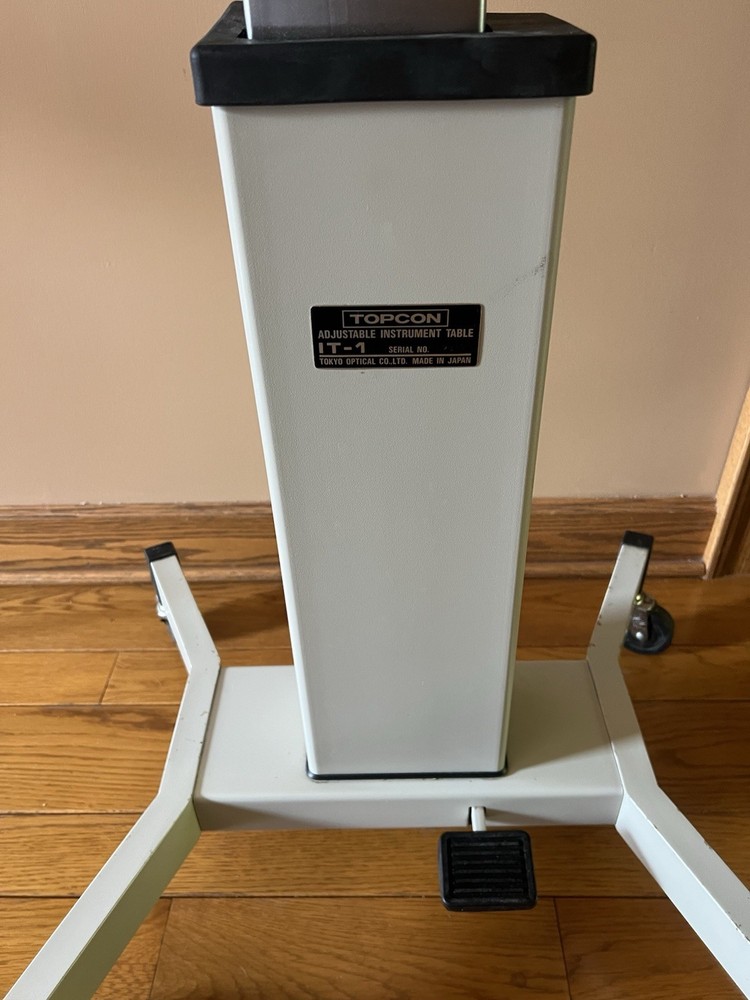 Mentor Slit Lamp With Adjustable Table And Accessories