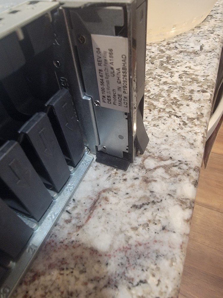 Dell EMC Unity XT 480F 25x 2.5" SFF Storage Array with I/O Modules