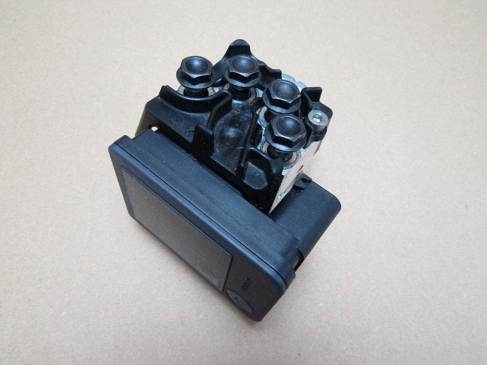 Triumph Street Triple RS 765 2018 ABS pump control unit module (9250)