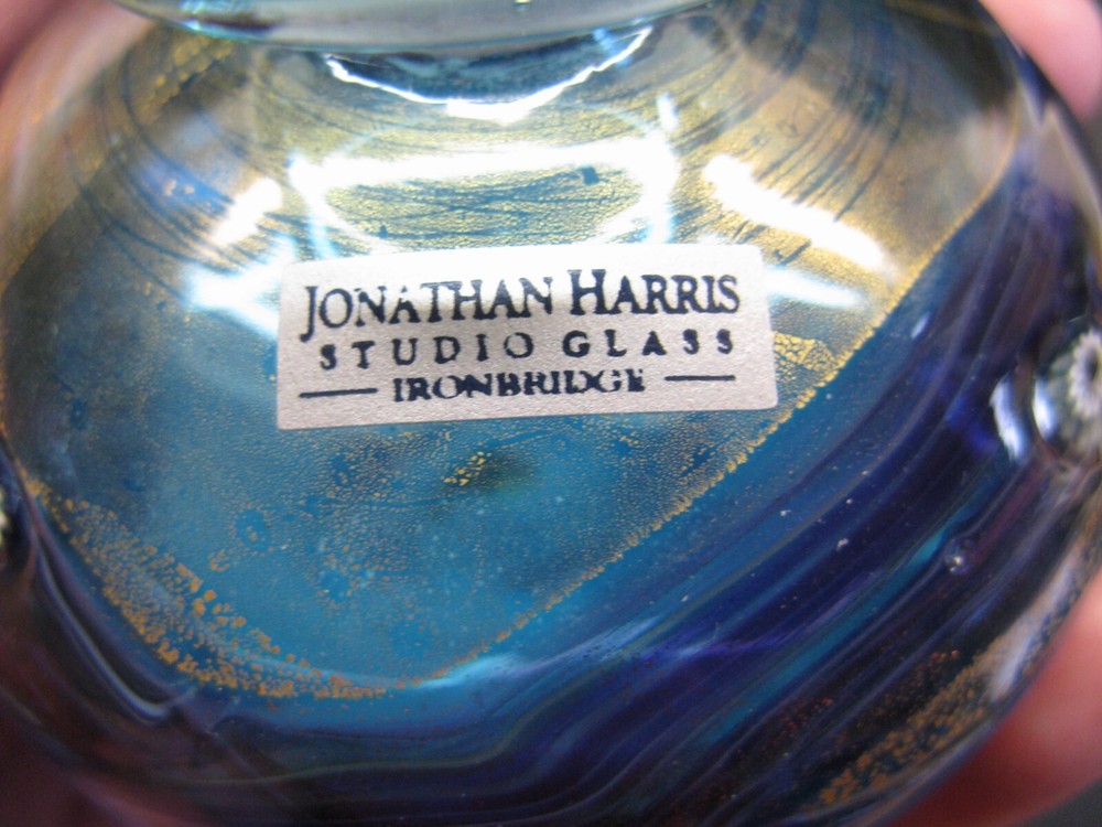 JONATHAN HARRIS IRONBRIDGE STUDIO GLASS PURFUME BOTTLE - SIGNED & DATED ON BASE